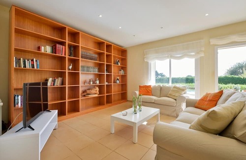 Santa Eulalia del Río Villa | GUASCH, CAN Villa. Ibiza. Large villa, near the beach of Niu Blau and the center of Santa Eulalia