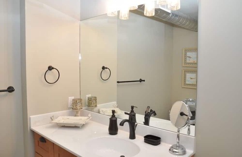Bridgman Casa | Luxury Condo-Lakeside Suite #3