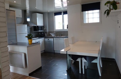 La Seyne-sur-Mer Apartamento | T3, 60 m2, 3 mins walk from the sablettes beach, air conditioning, calm, WIFI