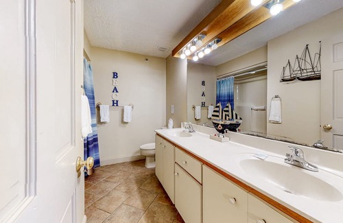 Gulf Lagoon Beach Apartamento | Cozy studio with resort pool & boat dock on the Grand Lagoon