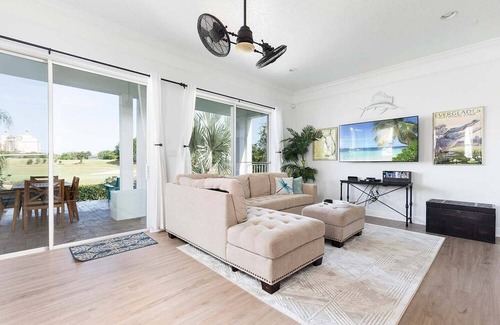 Reunion Casa | Stylish Villa with Grand Views at Reunion