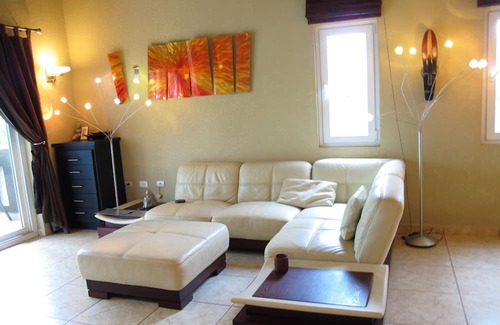 Antoneys Cay Condominio | Waterfront Luxury 3 Bedroom w/ Pool and Dock