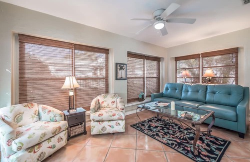 Sarasota Casa | Playa privada a 1 cuadra de la playa de Lido. 1/2 milla St. Armand Circle
