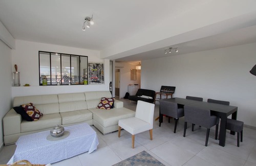 Saint-Tropez Apartamento | Saint-Tropez apartment with sea view 5 minutes from the port