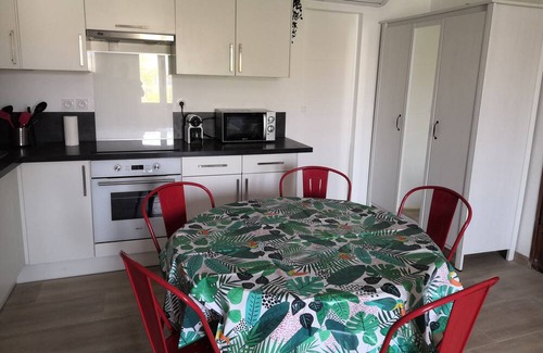 Antibes Old Town Apartamento | Bright air-conditioned apartment, Old Antibes close to all activities and beaches