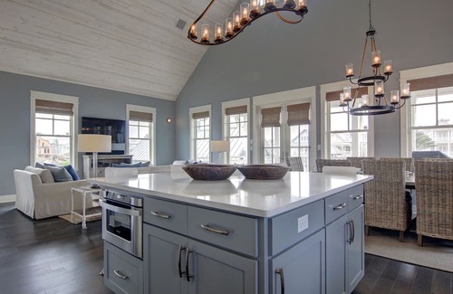 Cinnamon Shore Casa | Stunning Designer Home w/ Pool Views+Access to Cinnamon Shore Amenities
