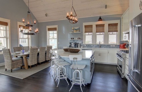 Cinnamon Shore Casa | Stunning Designer Home w/ Pool Views+Access to Cinnamon Shore Amenities