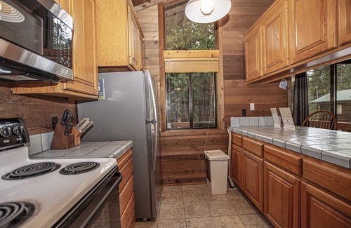Lake Forest Casa | Vance: Sunny and Spacious Dollar Point Home