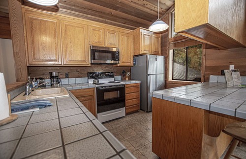 Lake Forest Casa | Vance: Sunny and Spacious Dollar Point Home