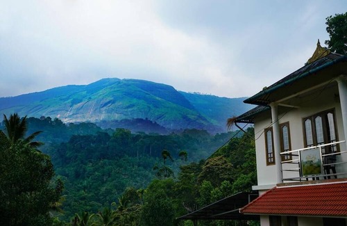 Devikolam Cabaña | Scenic Views/3BHK Cottage Stay in Anachal/Munnar