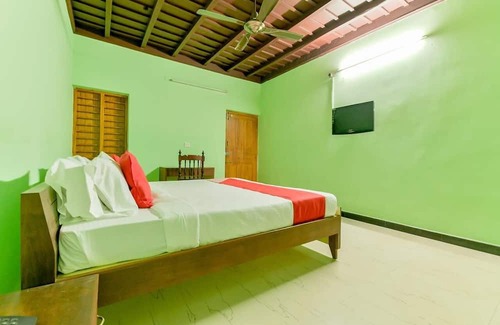 Alappuzha Complejo | Traditional Beach Resort stay,Alappuzha