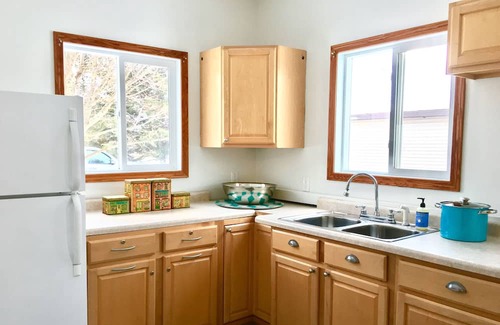 Fennville Casa | ORCHARDS ALLEGAN Bodas, Private3acres, Pool, HotTub, Fireplce, FirePit, Beach, Juegos