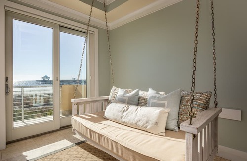 Folly Beach Condominio | BEACHFRONT, Rooftop Deck, 360-Degree Views