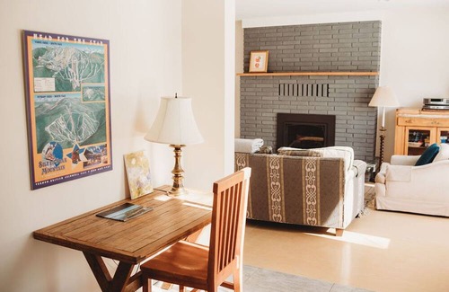 Vernon Casa | Orchard house in BX close to Vernon, on hiking trails, close to skiing.