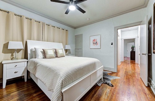 Lincoln Terrace Casa | Entire Lincoln Lodge–by OU Med, Bricktown, Arena