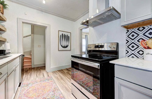 Lincoln Terrace Casa | Entire Lincoln Lodge–by OU Med, Bricktown, Arena