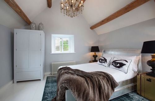 Winson Cabaña | Idyllic Cotswolds Cottage in Secluded Riverside Setting in unspoilt Winson