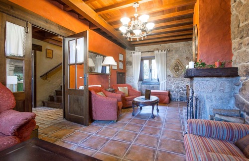 O Pindo Cabaña | Country house with terraces and sea views only 50 meters from the beach.