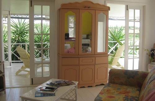 Merlin Bay Cabaña | Gingerbread Cottage 2 bed with pool, seaviews, Nr Holetown St. James