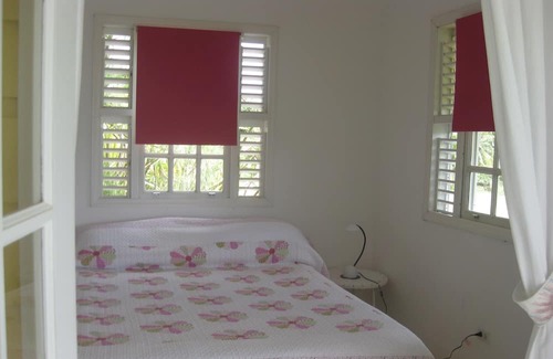 Merlin Bay Cabaña | Gingerbread Cottage 2 bed with pool, seaviews, Nr Holetown St. James
