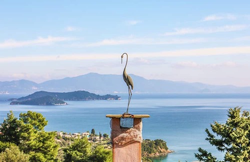 Achladies Apartamento | Best location deluxe apartment "Fire" in Villa Stratos near the sea amazing view