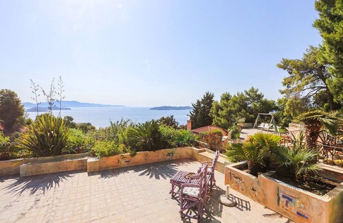 Achladies Apartamento | Best location deluxe apartment "Fire" in Villa Stratos near the sea amazing view