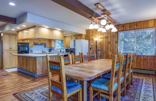 Yosemite West Casa | Esta casa es una de 3 pisos, dúplex de 4 dormitorios con una unidad de baño 3 dormitorios 2 en el nivel superior, y un ...