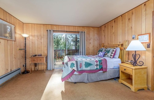 Yosemite West Casa | Esta casa es una de 3 pisos, dúplex de 4 dormitorios con una unidad de baño 3 dormitorios 2 en el nivel superior, y un ...