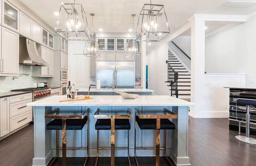 Reunion Casa | Modern Villa with Stunning Themes at Reunion