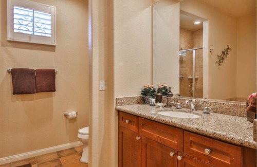 La Quinta Condominio | Deluxe King Casita (T25-B)