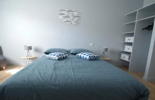 Le Bois-Plage-en-Re Casa | Elegant Chai Rhétais fully restored in the heart of the village