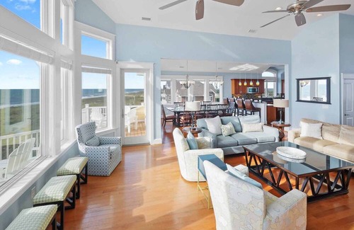 Hatteras Casa | Amenidad llena de escape frente al mar! Ascensor, piscina, bañera de hidromasaje, sala de juegos, sala multimedia