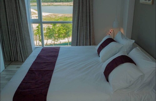 Su Thep Condominio | FULLY FURNISHED TOP FLOOR NEAR THE CITY