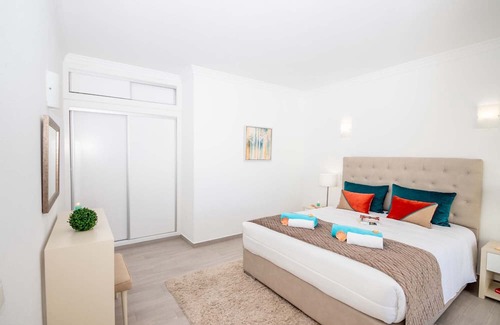 Sesmarias Villa | WONDERFUL VILLA WITH PRIVATE HEATABLE SWIMMING POOL, FREE WIFI, & AIR CON