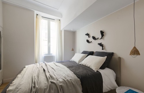 Old Town Apartamento | Luxury designer apartment with balcony in Nice's Old Town - 4 min walk to beach!
