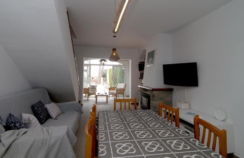 L'Escala Villa | House with community pool and tennis to 500 meters from the beach