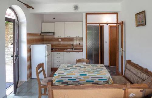 Stomorska Apartamento | Apartment Star - with swimming pool: A1(4) - Stomorska, Island Solta, Croatia