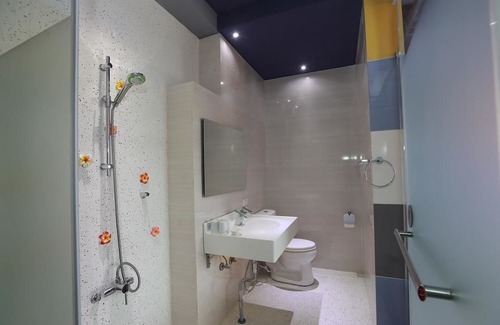 Xincheng Cama Y Desayuno | Fas Glass House B&B
