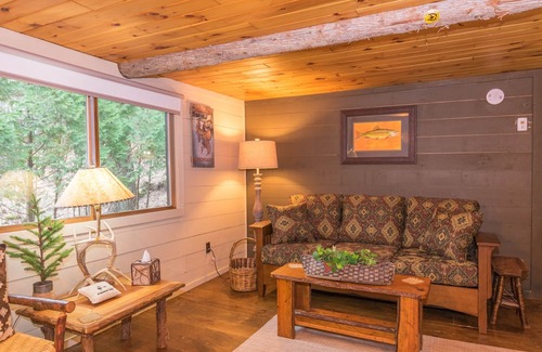 Saranac Lake Cabina | Cabina de pesca para todas las estaciones en el lago Colby, lago Saranac