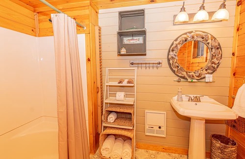 Saranac Lake Cabina | Cabina de pesca para todas las estaciones en el lago Colby, lago Saranac