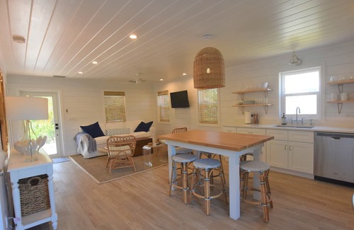 Hope Town Casa | Brand new! 3 bedrooms/2 bathrooms across from the beach!