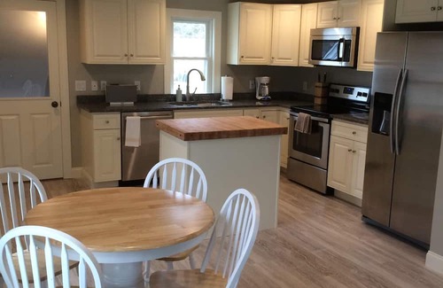 Meredith Apartamento | Meredith Bay - Brand New 2nd and 3rd floor Apartment in Private Home