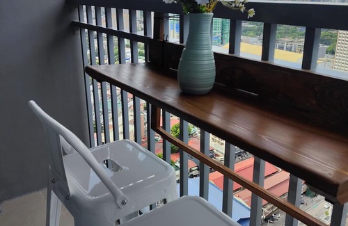 Highway Hills Condominio | Fame Space
