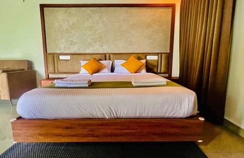 Sulthan Bathery Hotel | The Village Vista