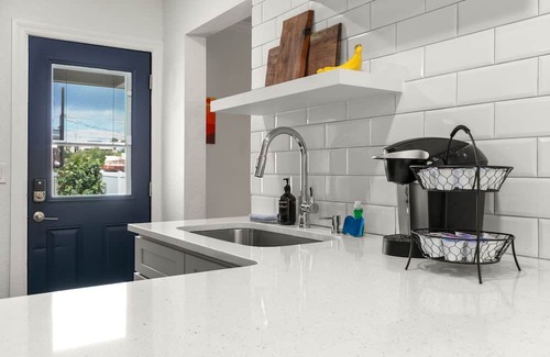 Courier City - Oscawana Casa | NEW Soho Home - Perfect Space for Families