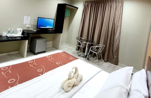 Bacoor City Hotel | OYO 1171 Raja Alea Residences