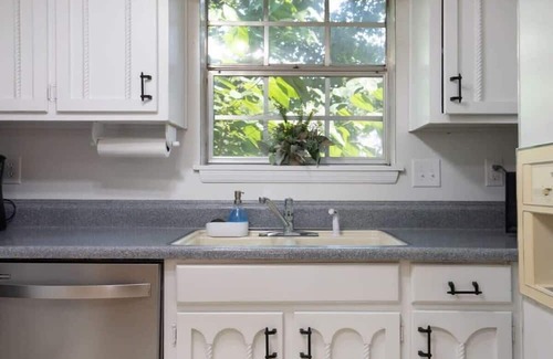 New Castle Casa | Monterey Drive Maison