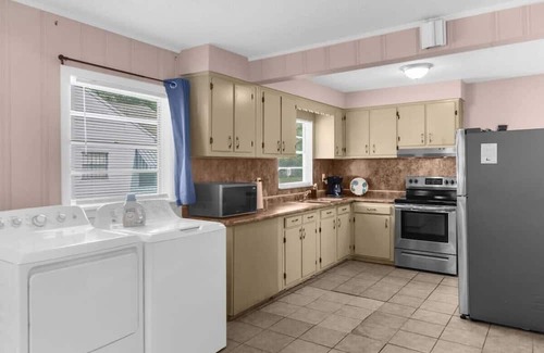 Shannon Casa | 57th Blushing Bungalow