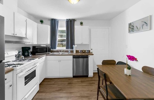New Castle Casa | Rose Drive Roost 2