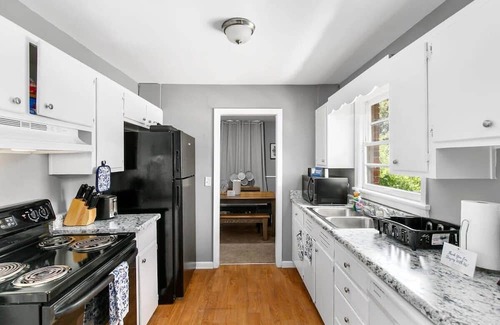 New Castle Casa | Broadmoor Bungalow - Both Units